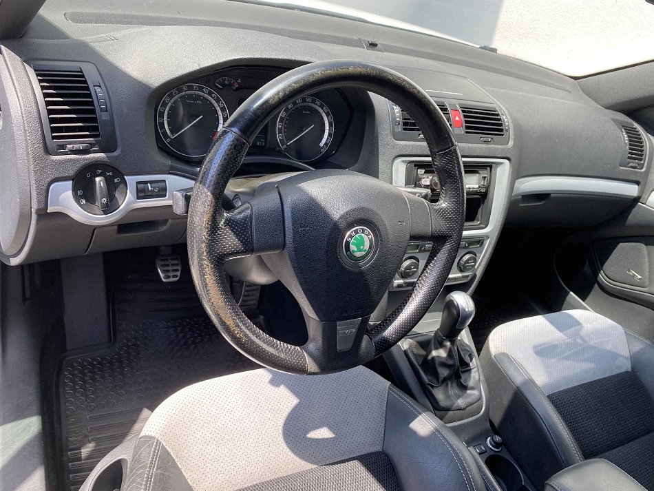 Škoda Octavia II 2.0 TFSi RS
