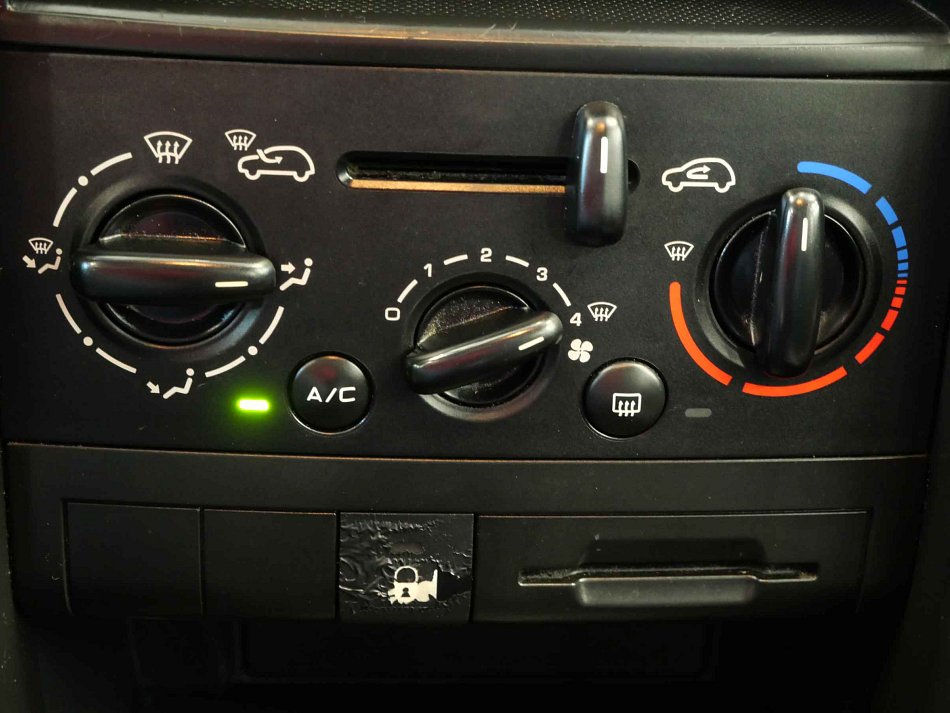 Peugeot 207 1.4i 