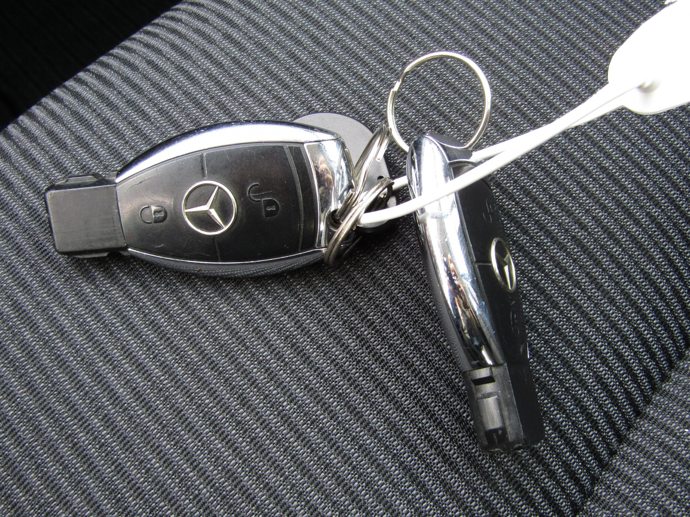 Mercedes-Benz Třída E, 2008 - pohled č. 22