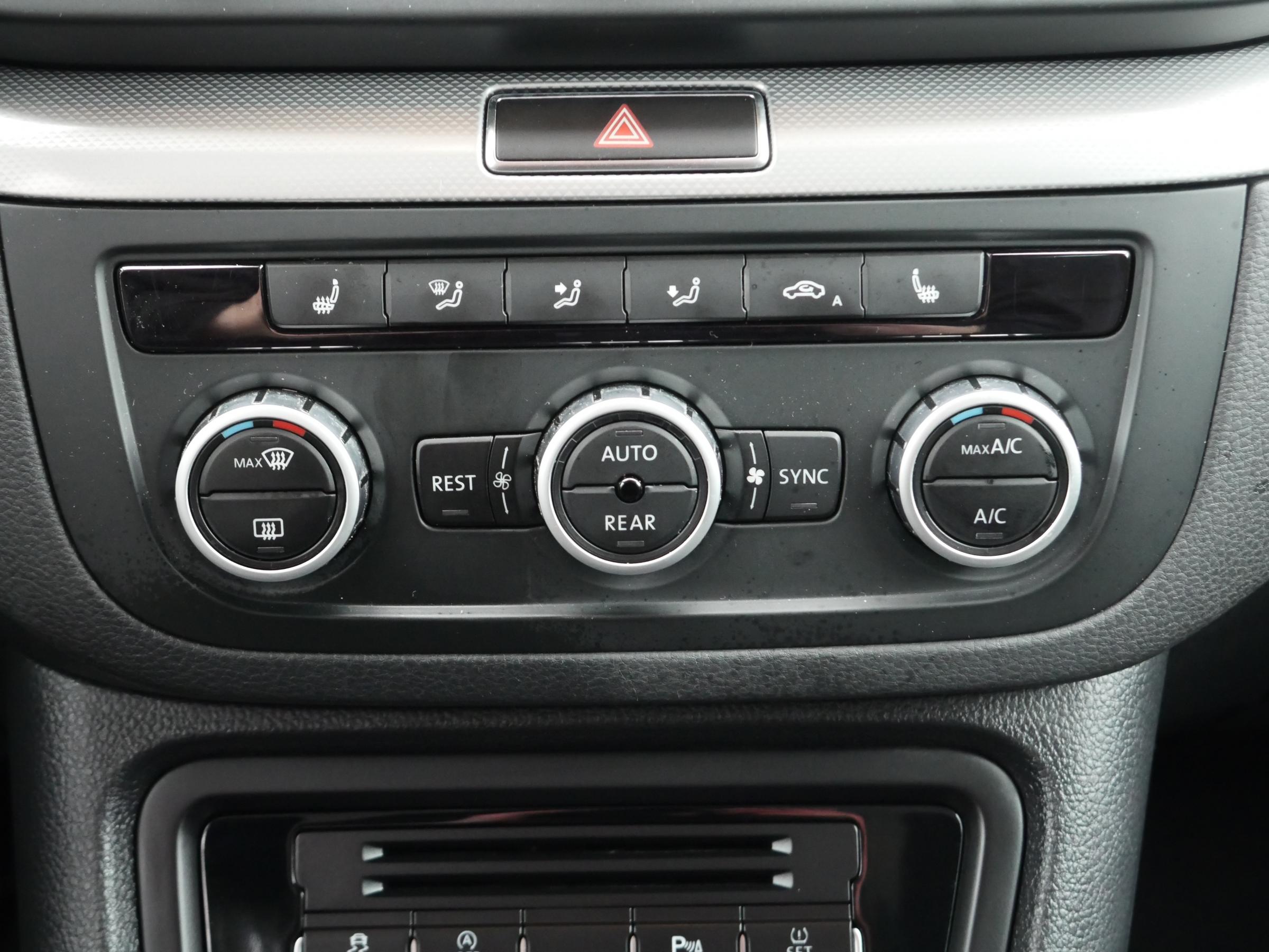 Volkswagen Sharan, 2015 - pohled č. 15