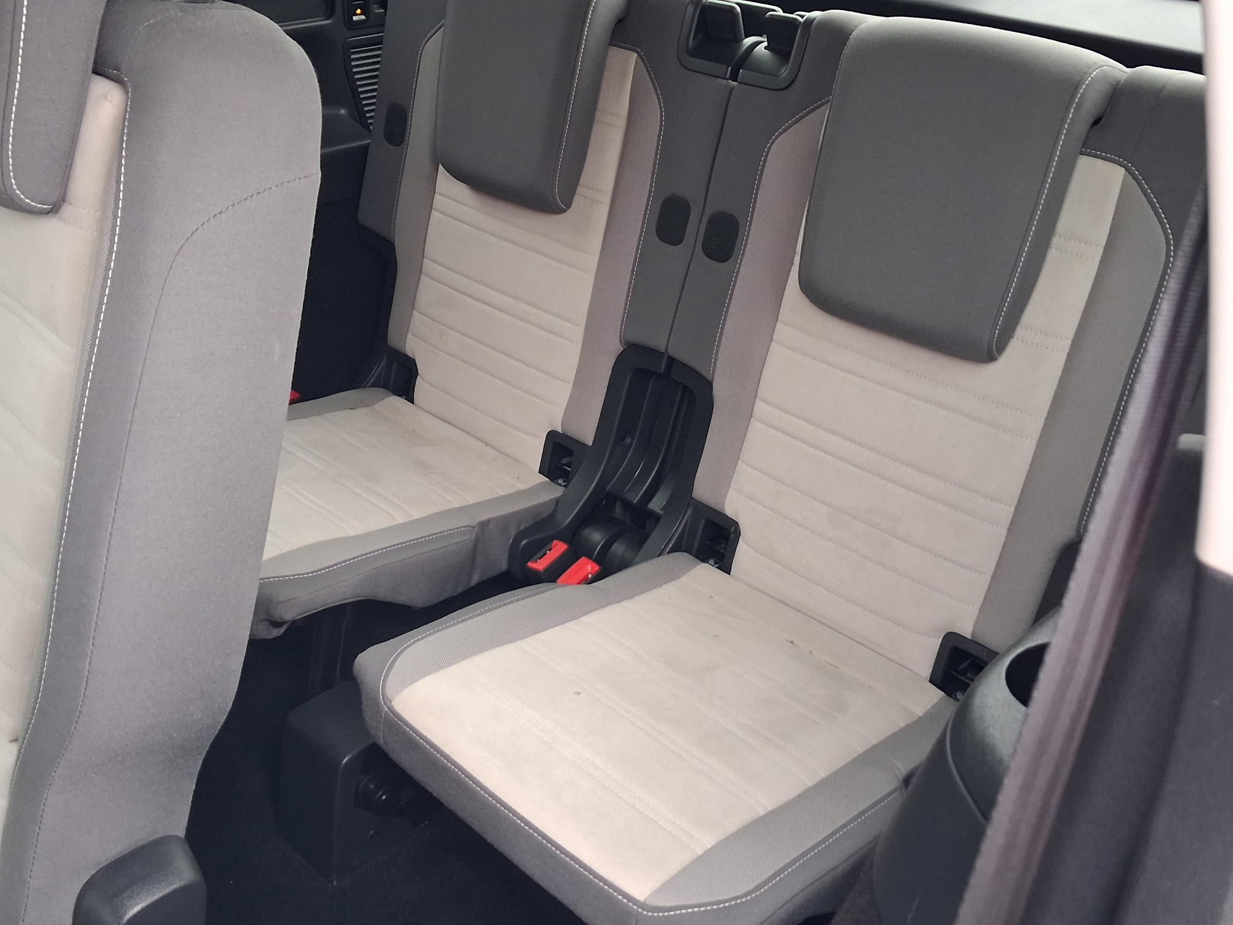 Volkswagen Touran, 2017 - pohled č. 11