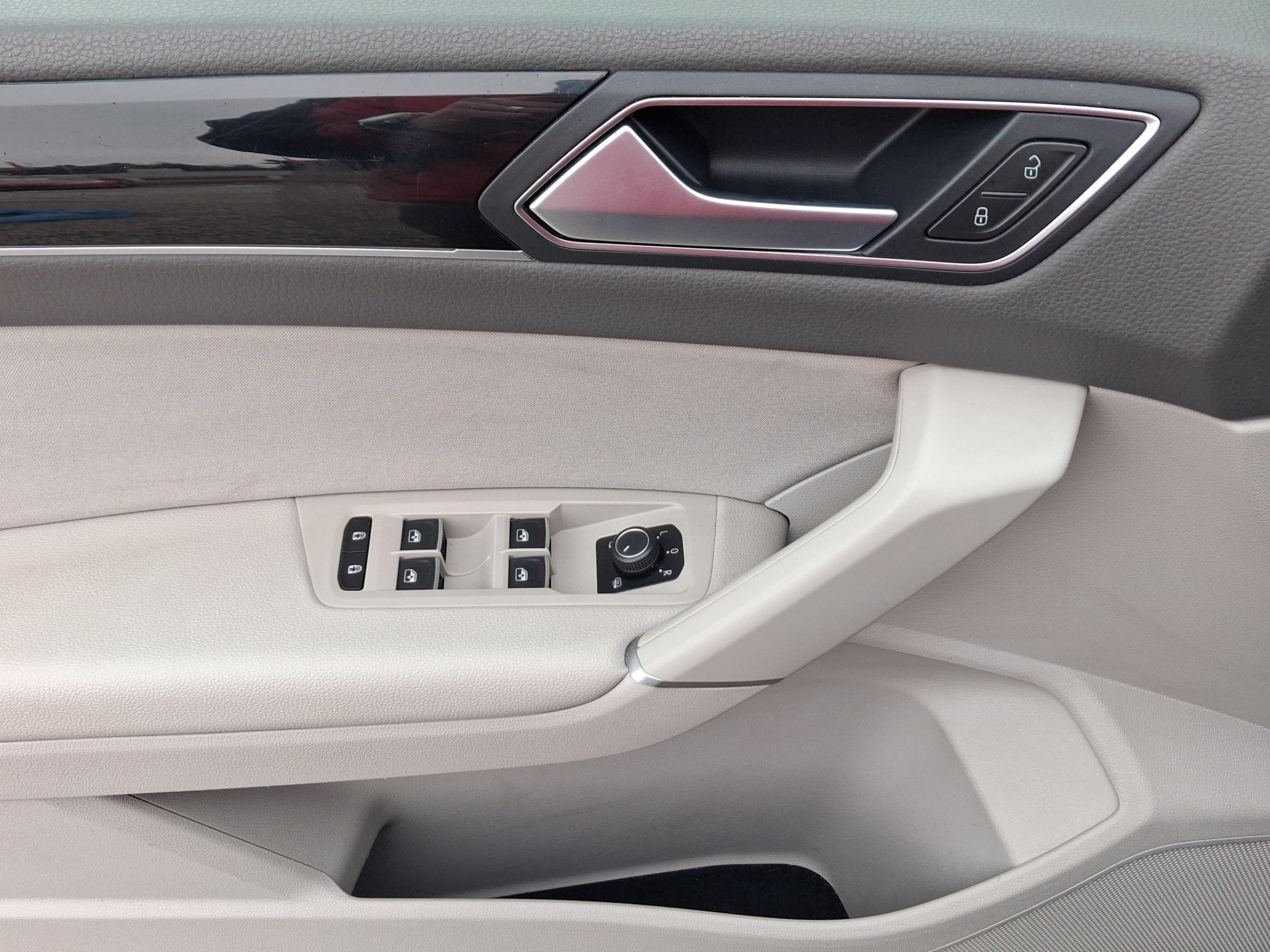 Volkswagen Touran, 2017 - pohled č. 12