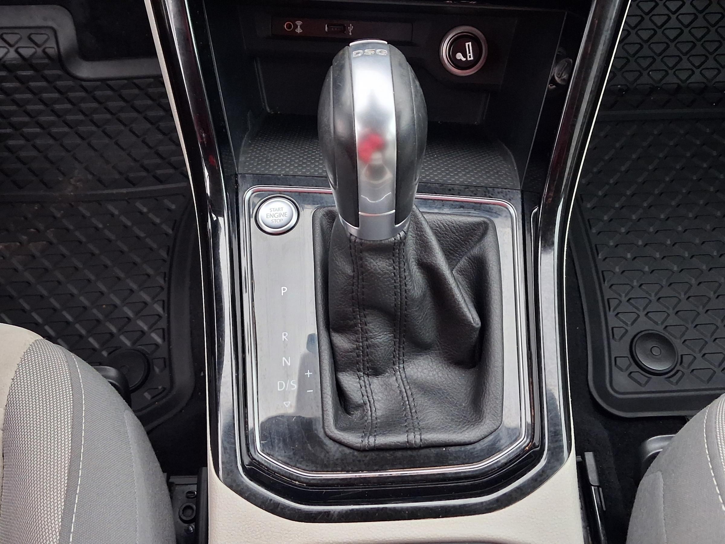 Volkswagen Touran, 2017 - pohled č. 18