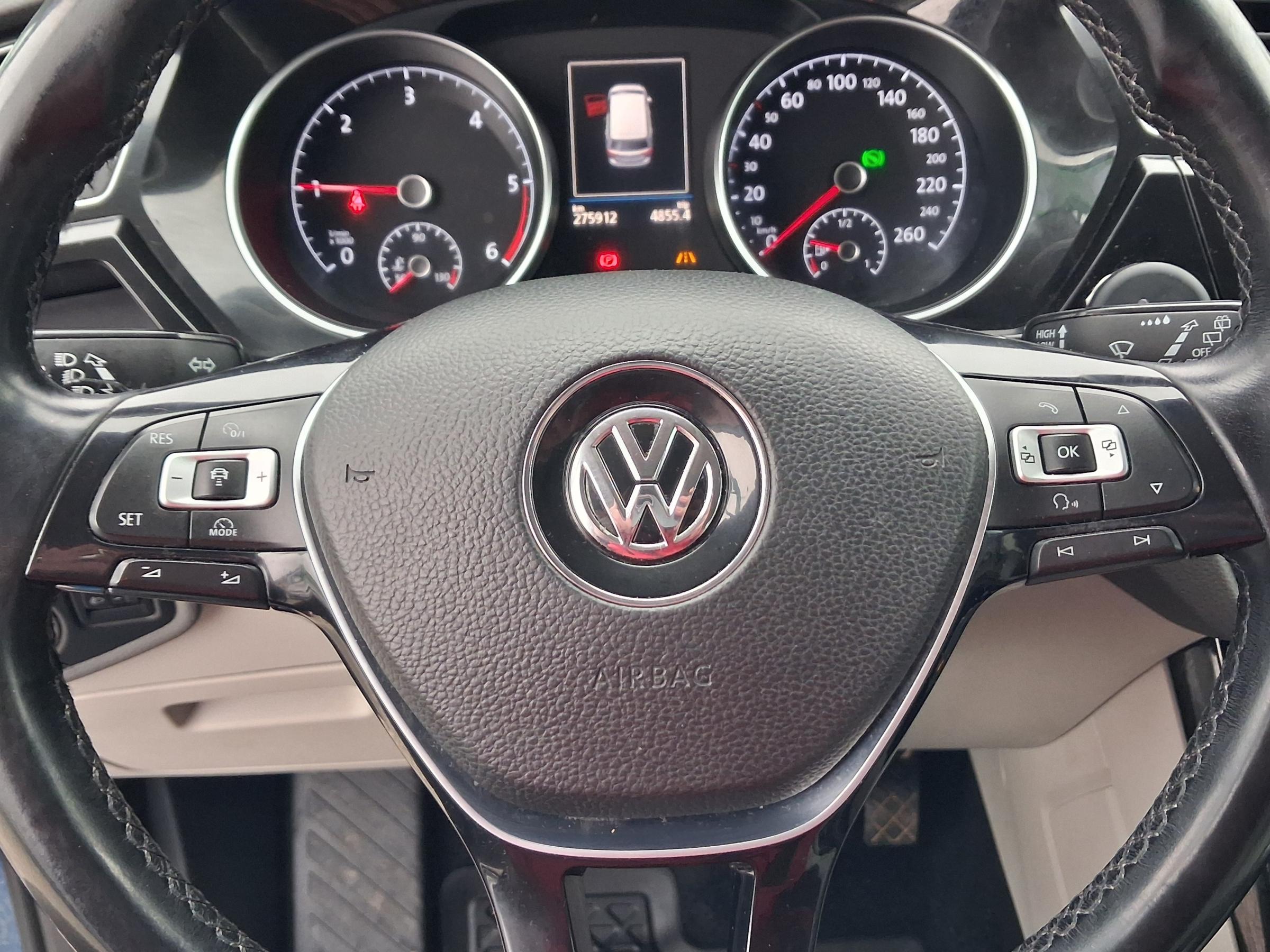 Volkswagen Touran, 2017 - pohled č. 19