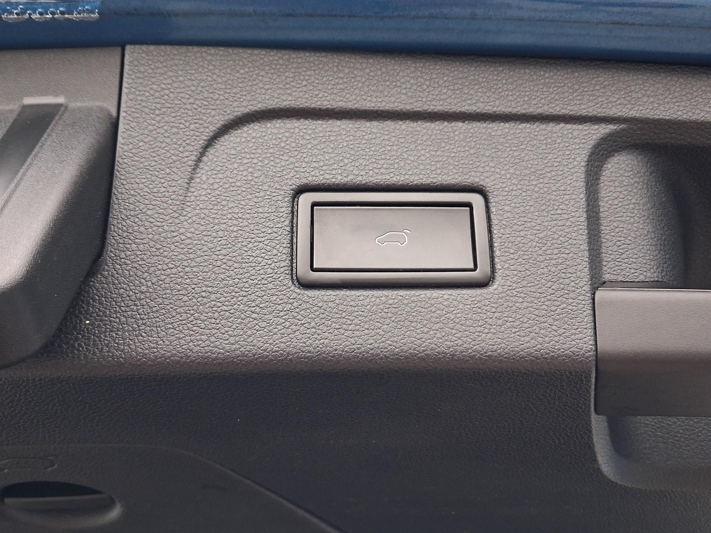 Volkswagen Touran, 2017 - pohled č. 20