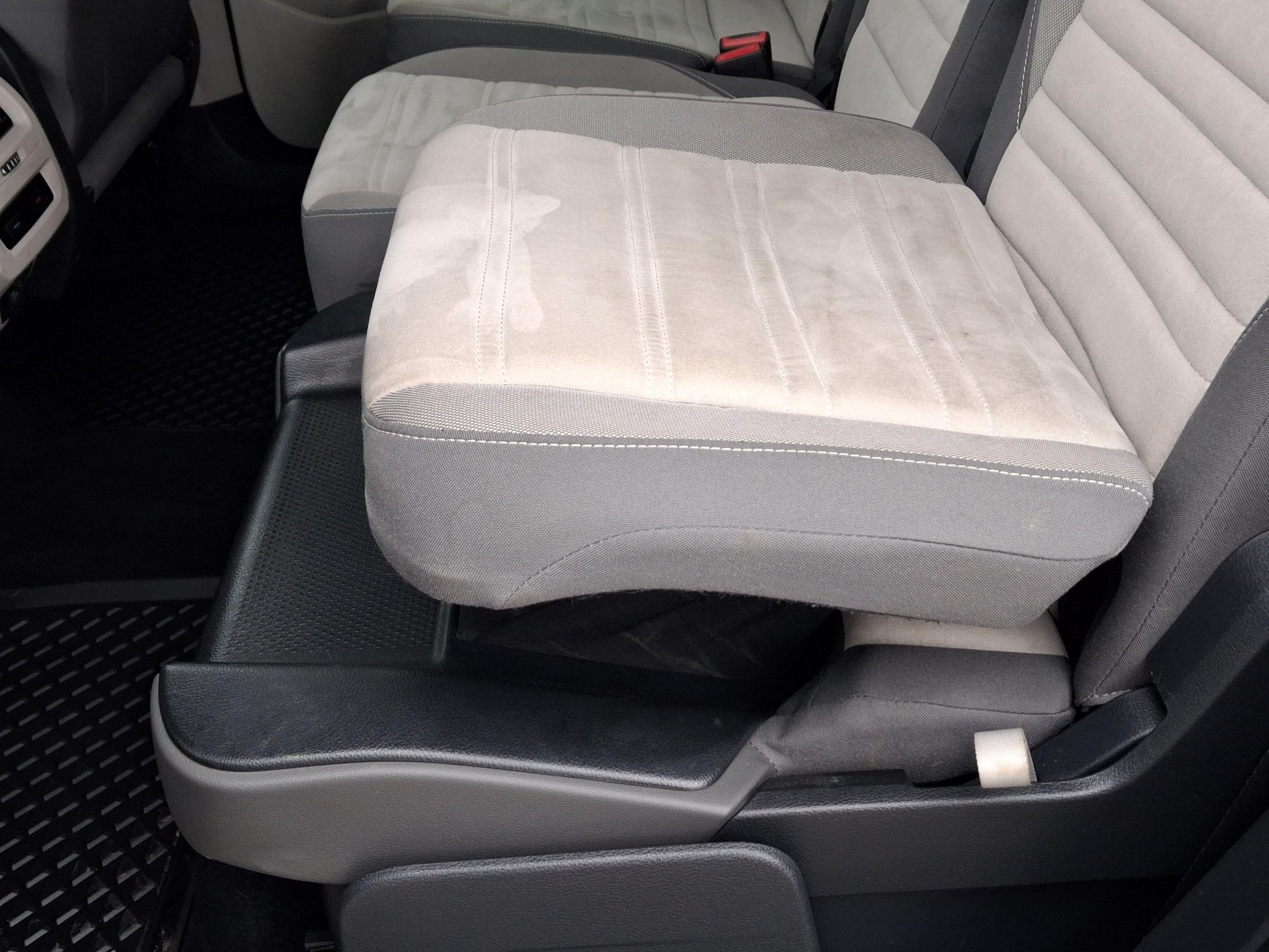 Volkswagen Touran, 2017 - pohled č. 21