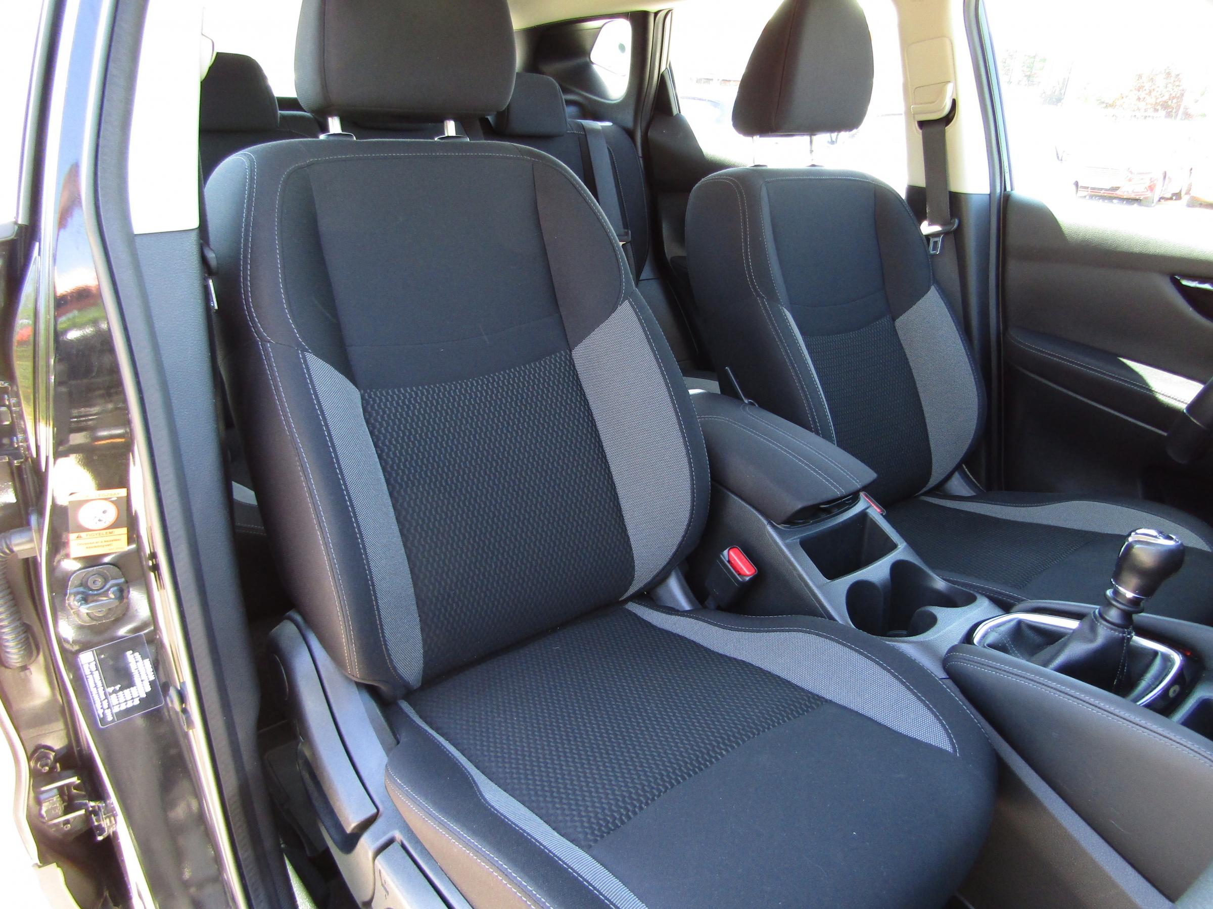 Nissan Qashqai, 2017 - pohled č. 12