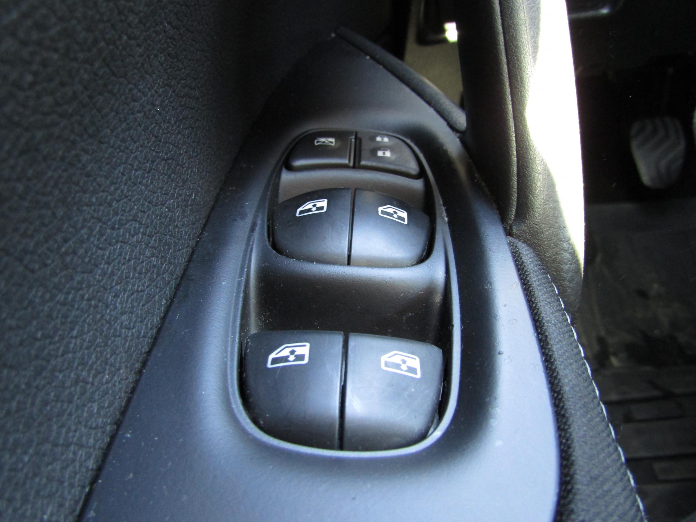 Nissan Qashqai, 2017 - pohled č. 14