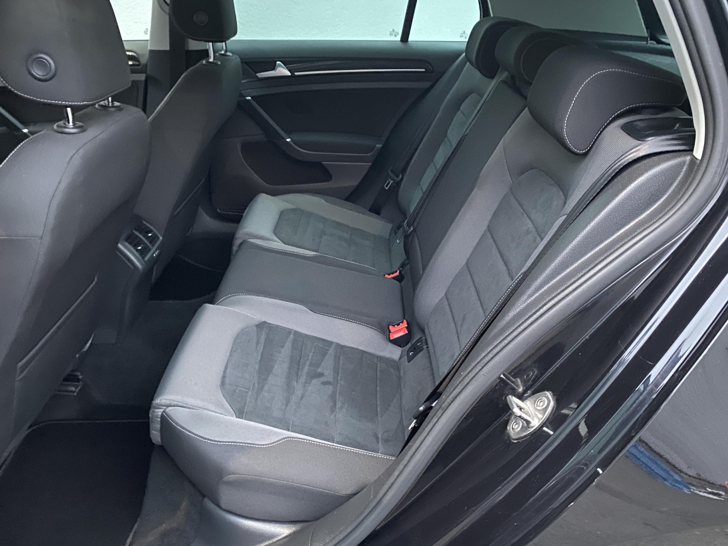 Volkswagen Golf, 2018 - pohled č. 10