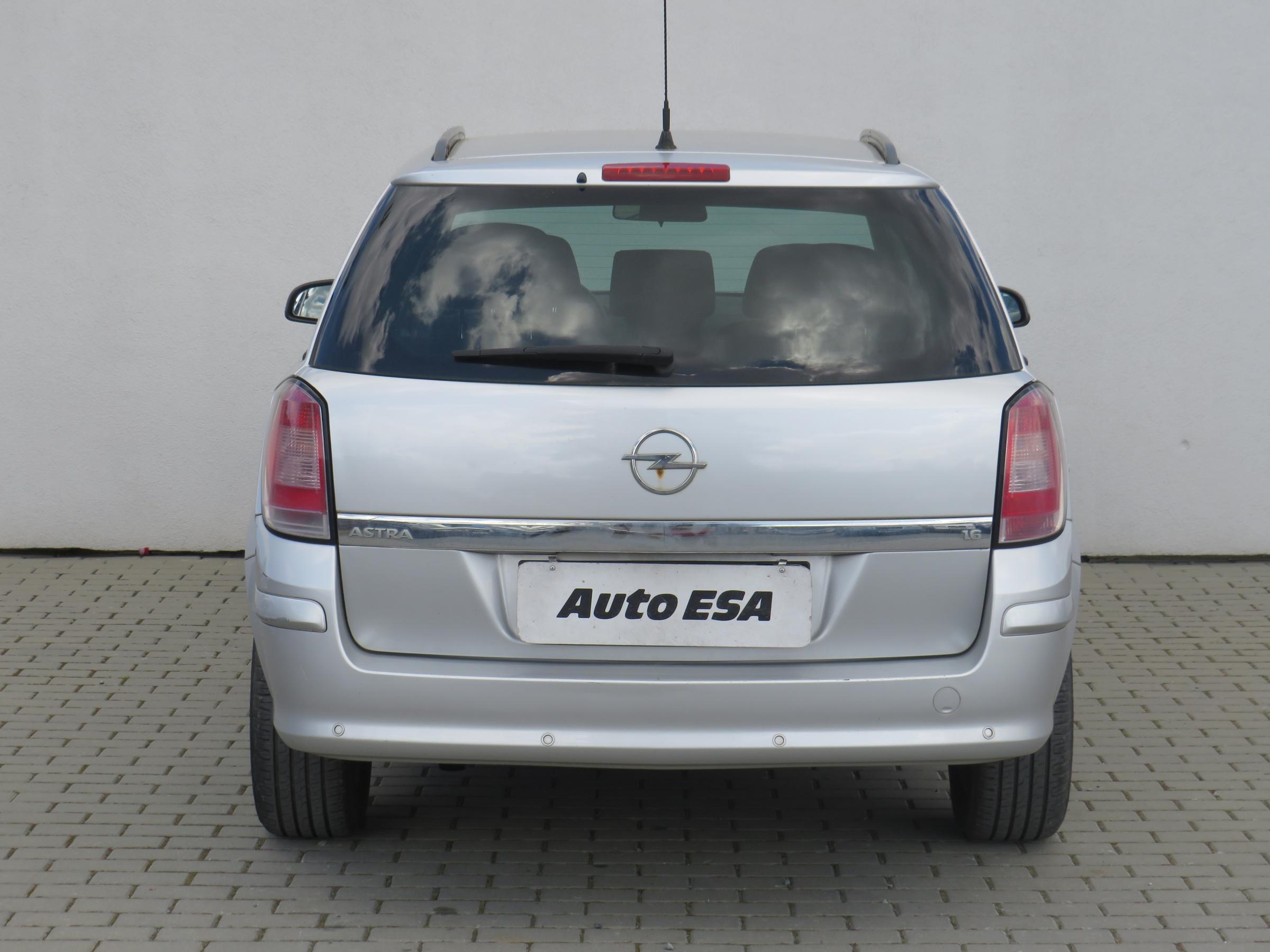 Opel Astra, 2007 - pohled č. 5