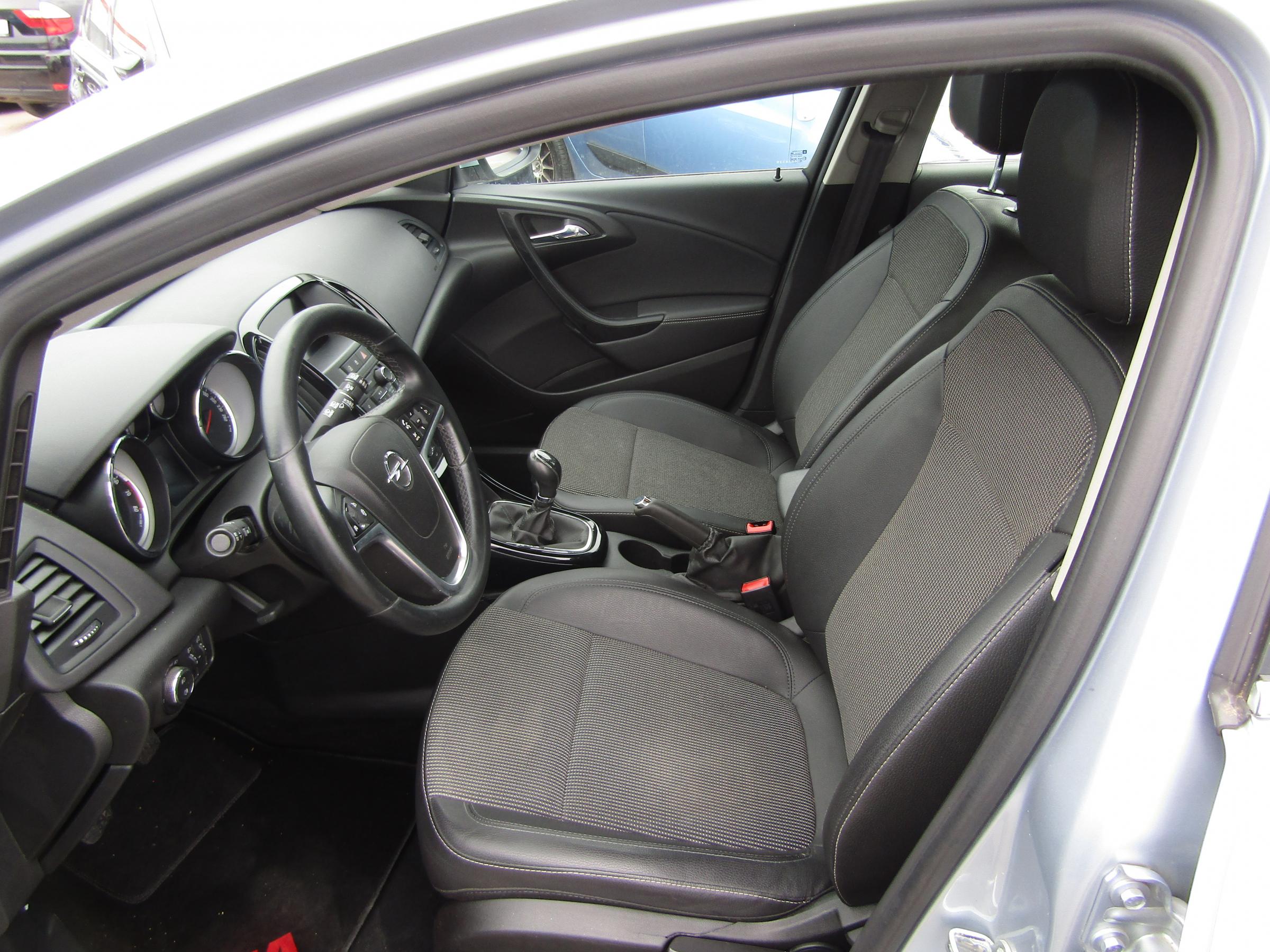 Opel Astra, 2016 - pohled č. 10