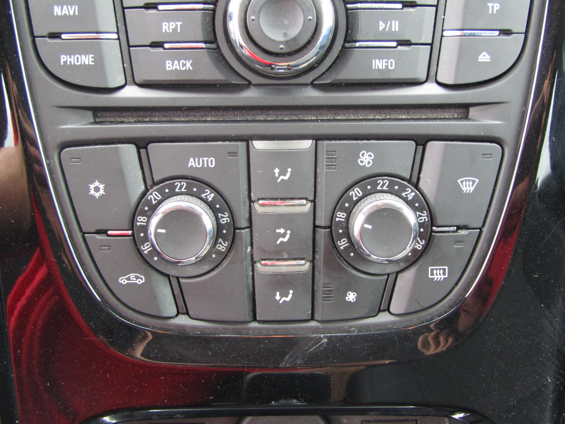 Opel Astra, 2016 - pohled č. 16