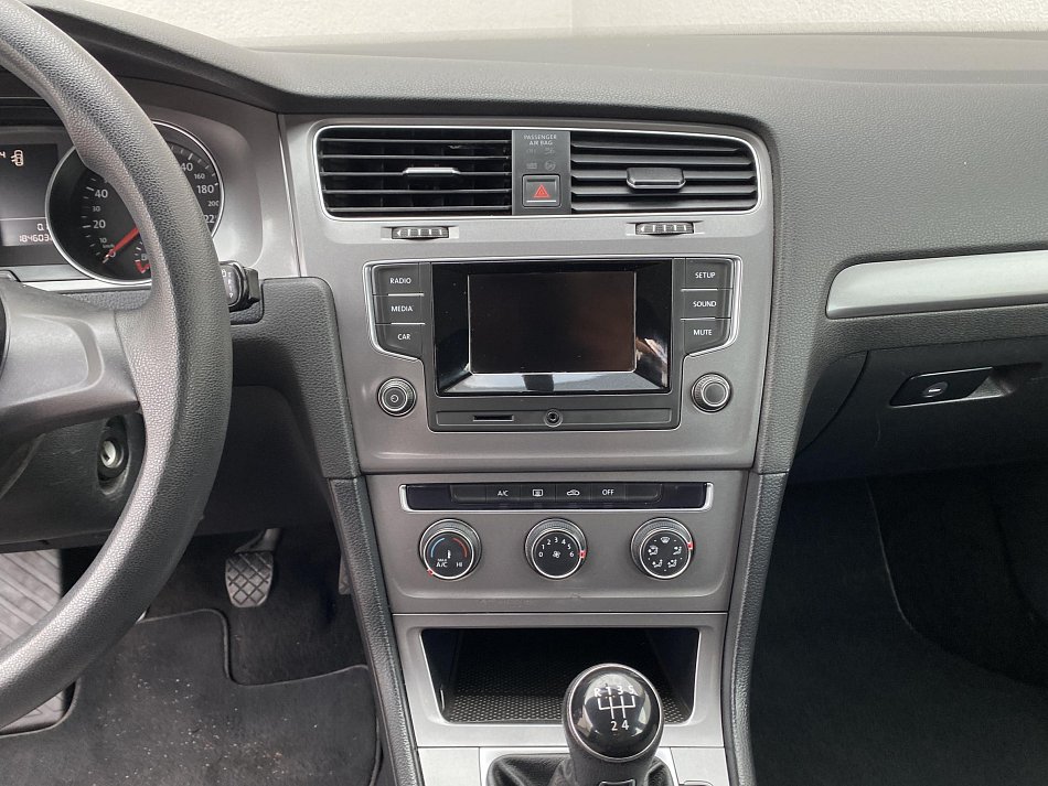 Volkswagen Golf 1.6 TDi Trendline VII