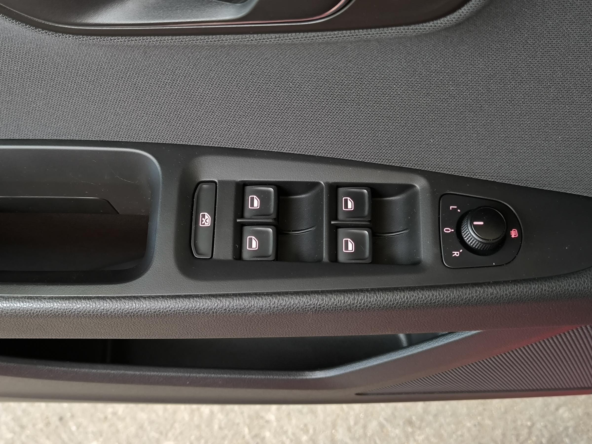 Seat Leon, 2014 - pohled č. 17