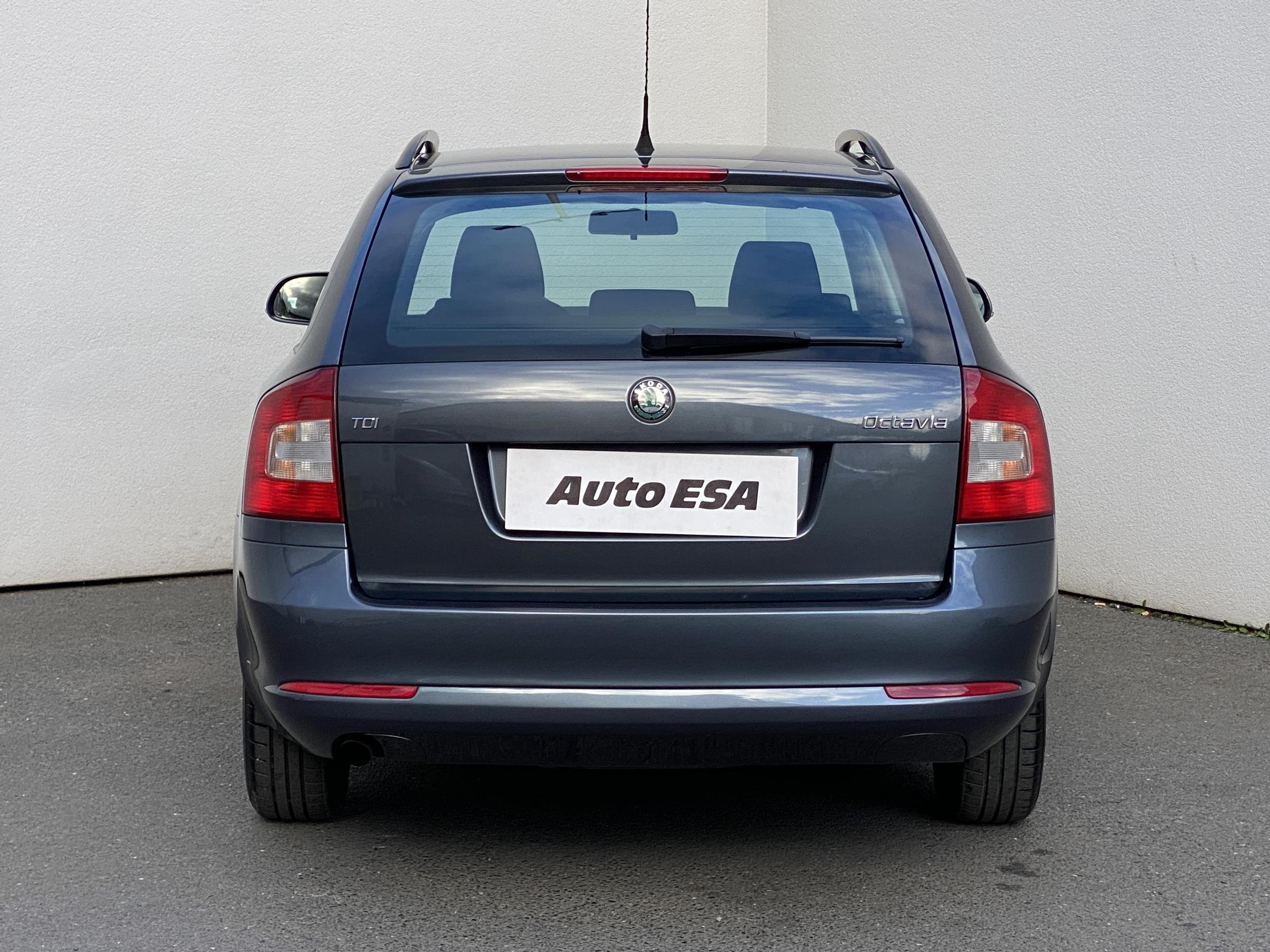 Škoda Octavia, 2012 - pohled č. 5