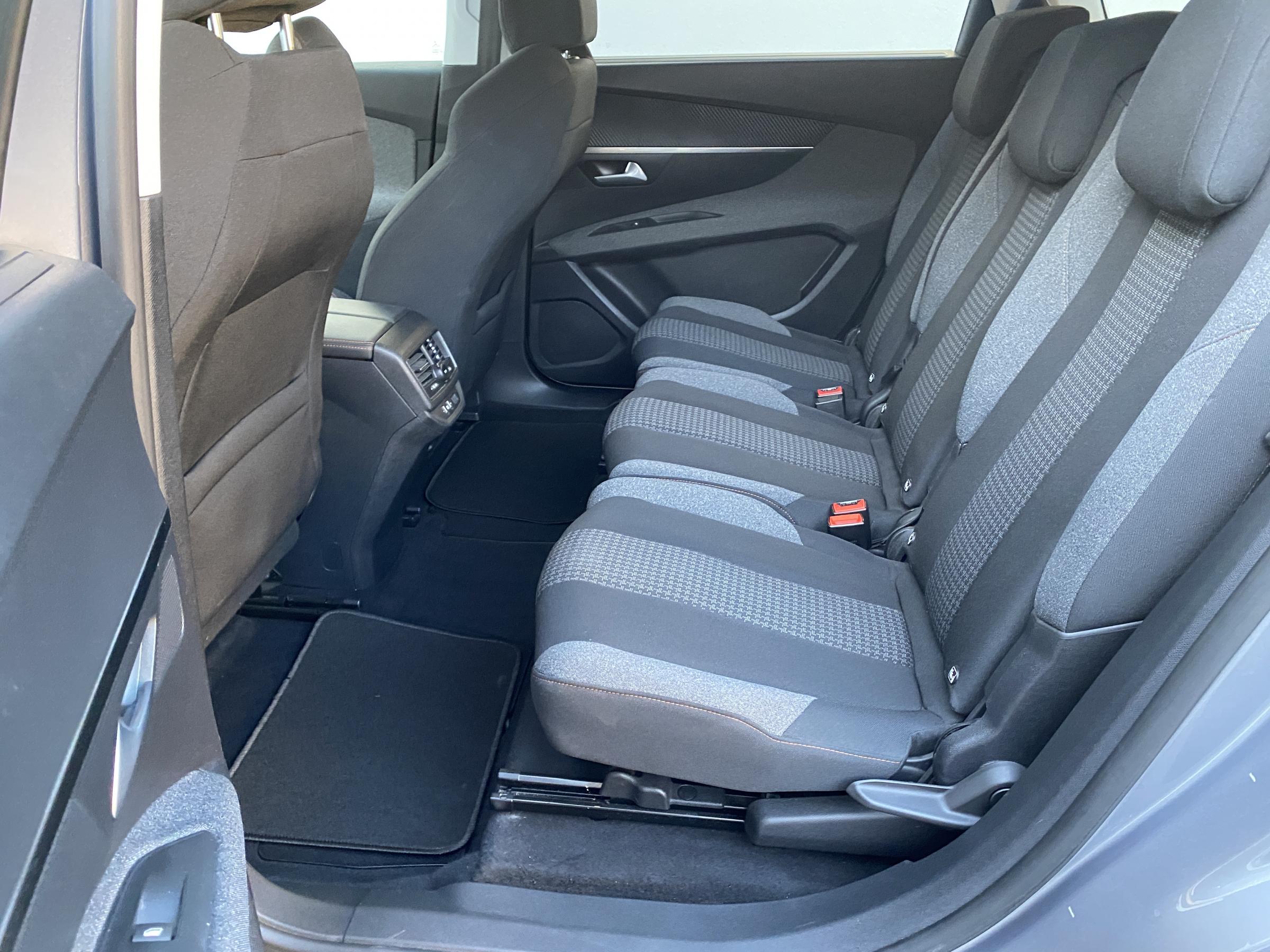 Peugeot 5008, 2020 - pohled č. 10