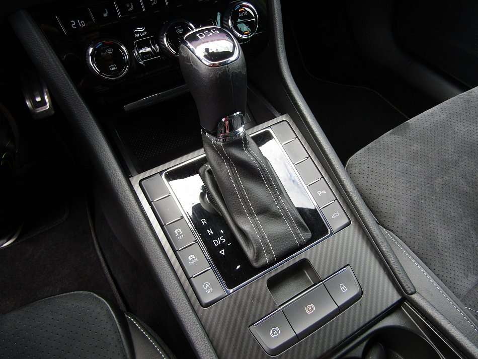 Škoda Superb III 2.0 TDi SportLine