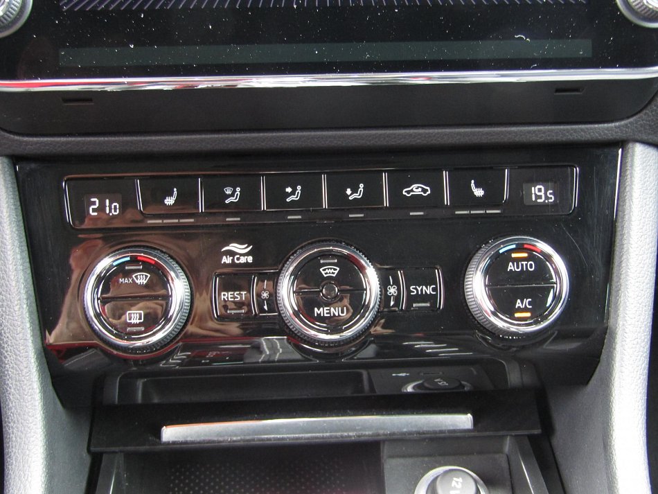 Škoda Superb III 2.0 TDi SportLine