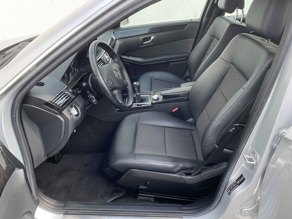 Mercedes-Benz Třída E 2.2 CDi Avantgarde E200