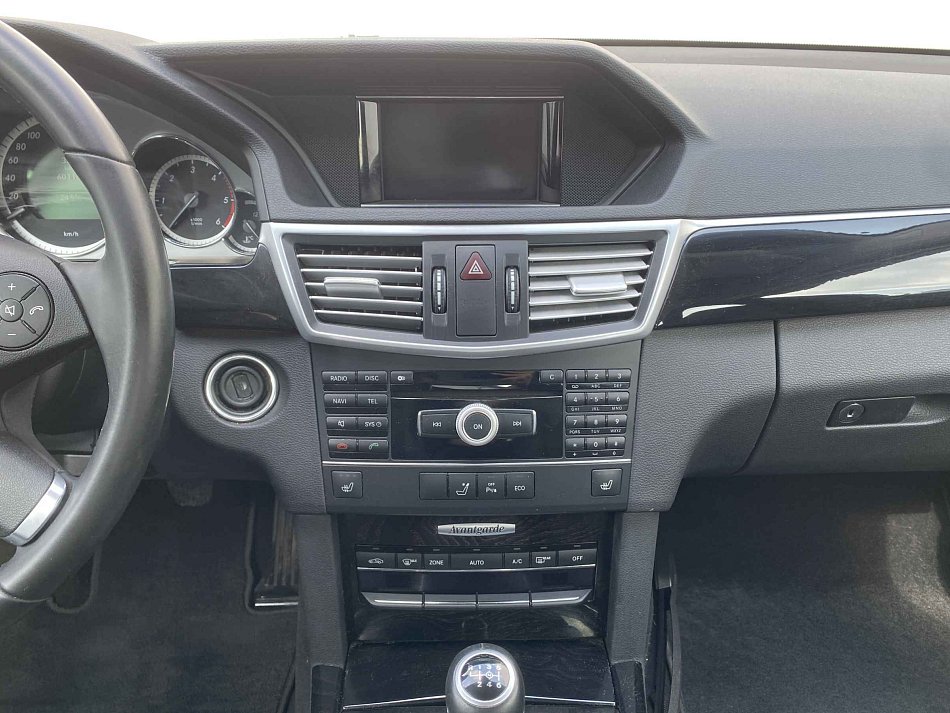 Mercedes-Benz Třída E 2.2 CDi Avantgarde E200