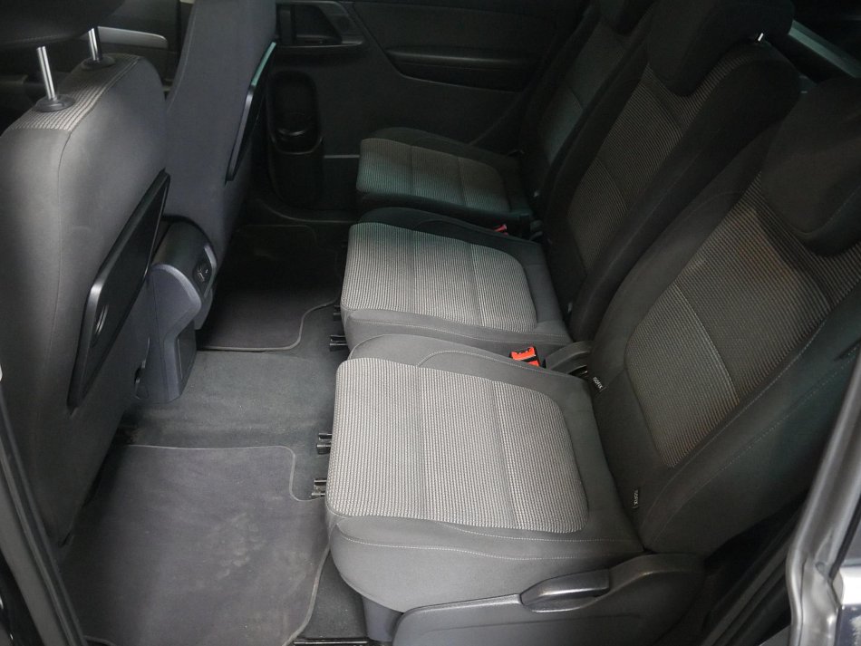 Volkswagen Sharan 2.0 TDi 