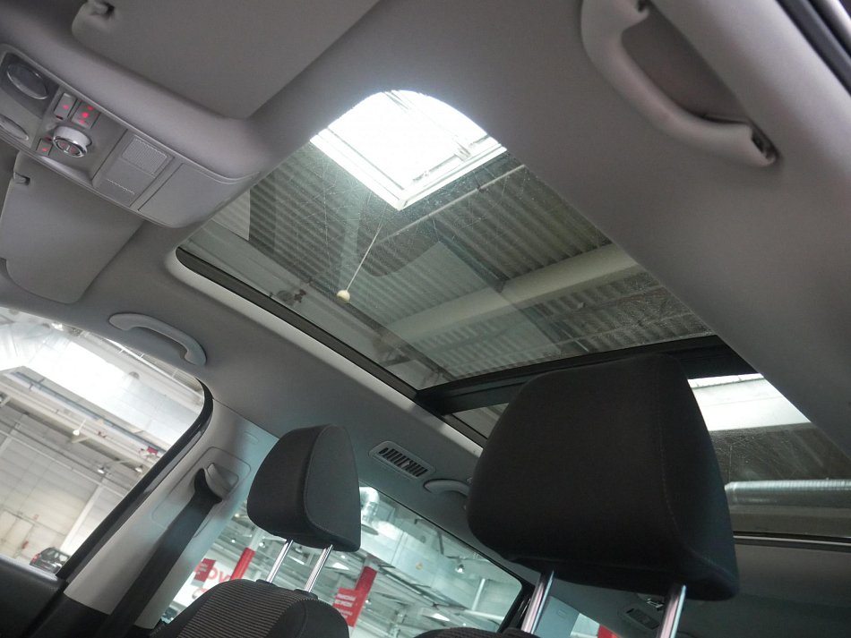 Volkswagen Sharan 2.0 TDi 