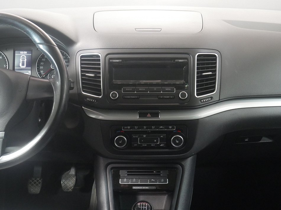 Volkswagen Sharan 2.0 TDi 