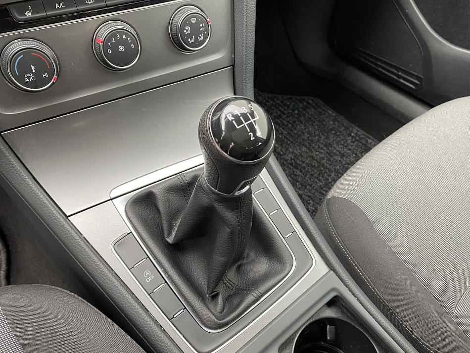 Volkswagen Golf 1.6 TDi Trendline