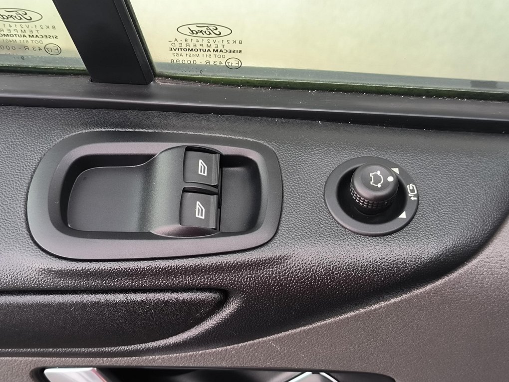 Ford Transit Custom 2.0TDCi Trend L2H1 5 míst