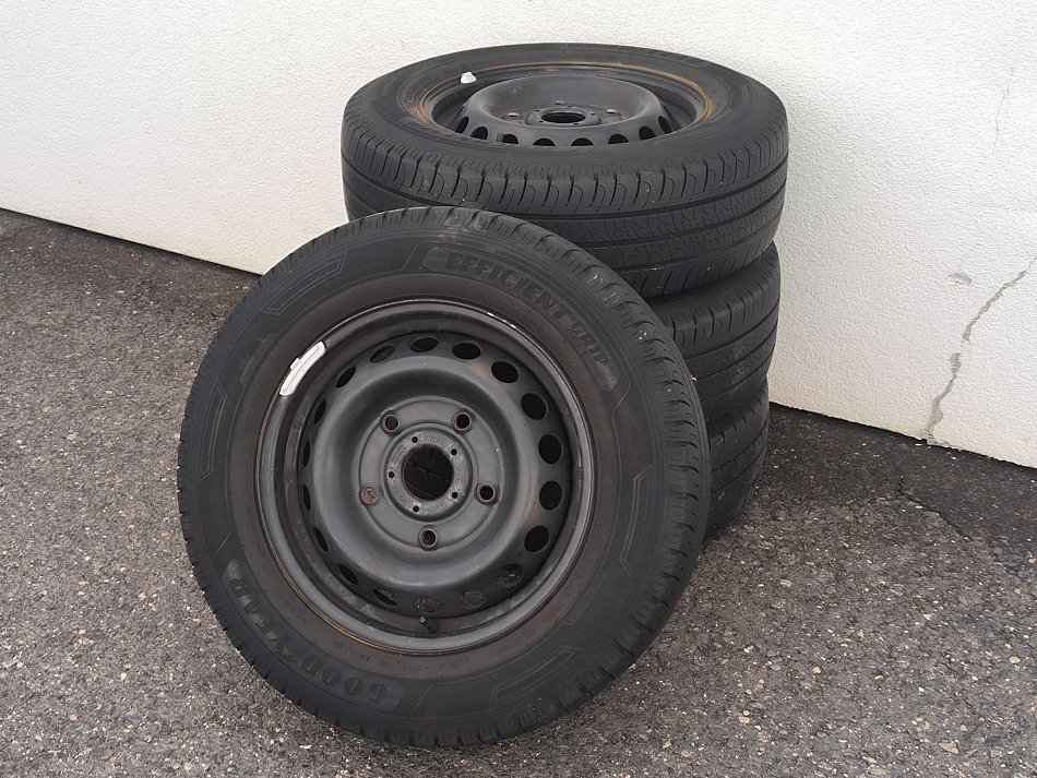 Ford Transit Custom 2.0TDCi Trend L2H1 5 míst