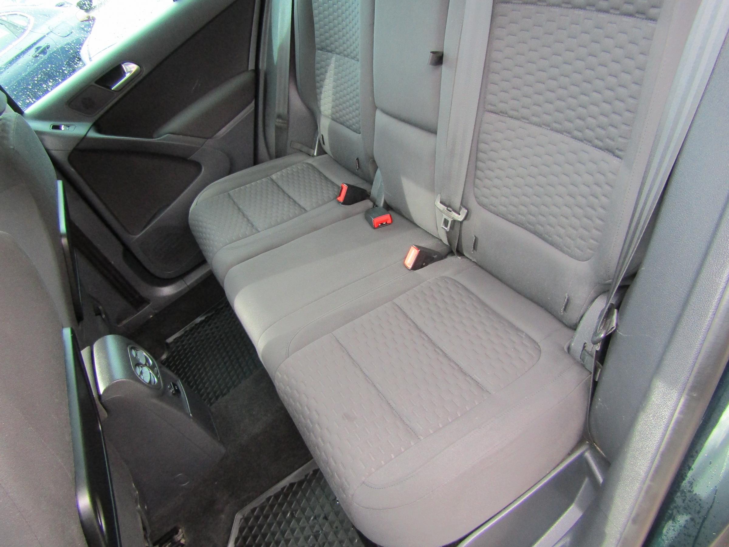 Volkswagen Tiguan, 2010 - pohled č. 10