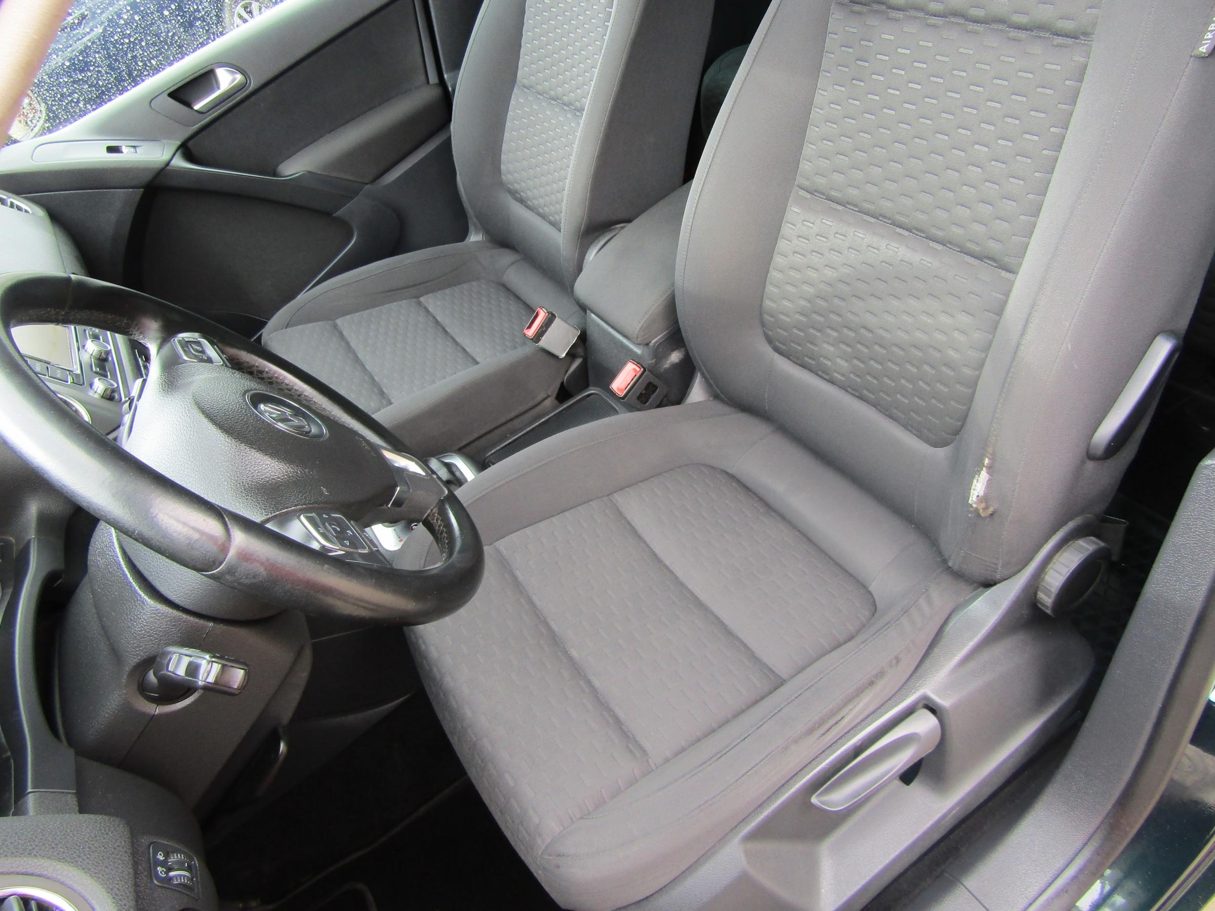 Volkswagen Tiguan, 2010 - pohled č. 9