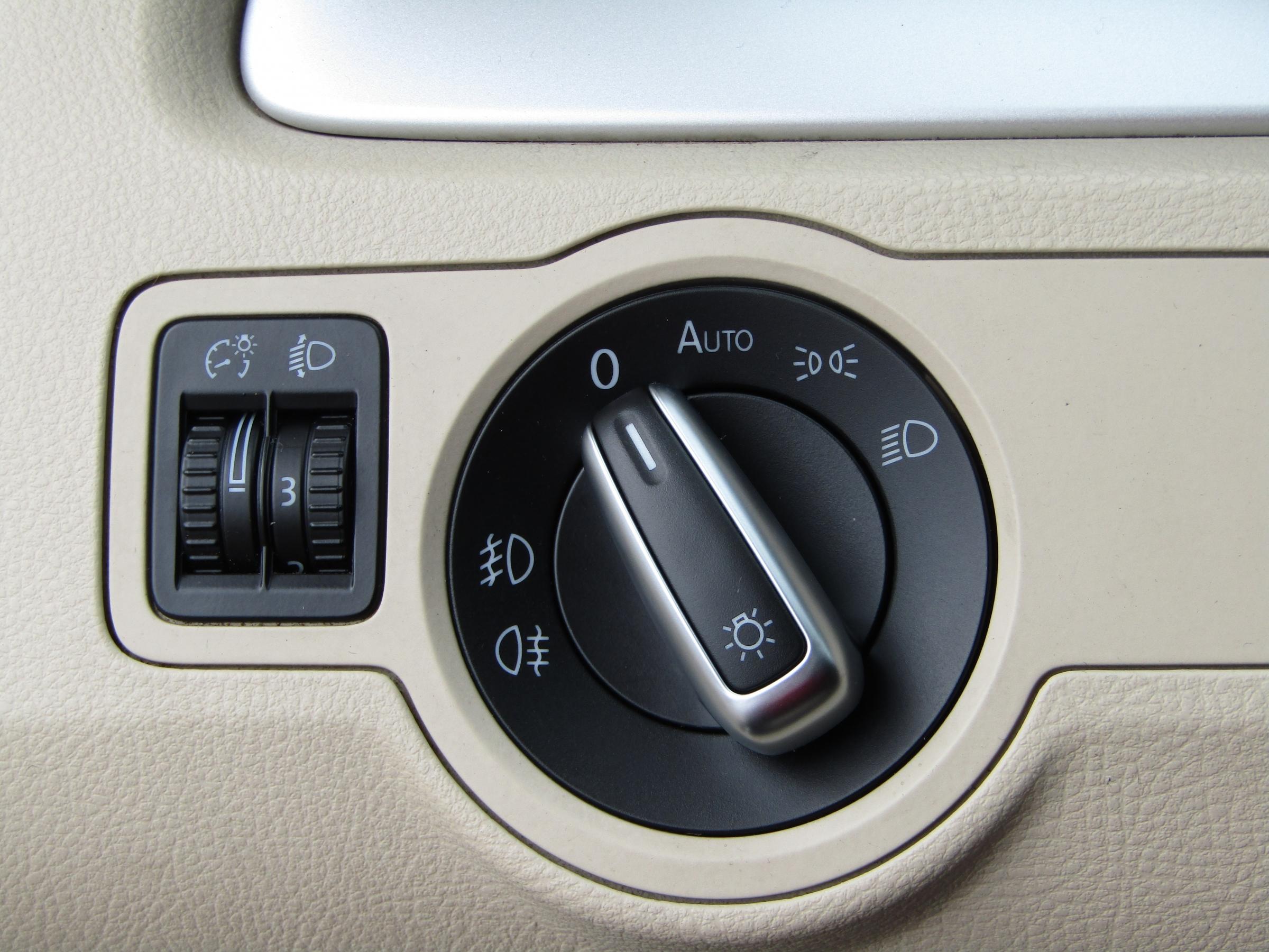 Volkswagen Passat CC, 2012 - pohled č. 12