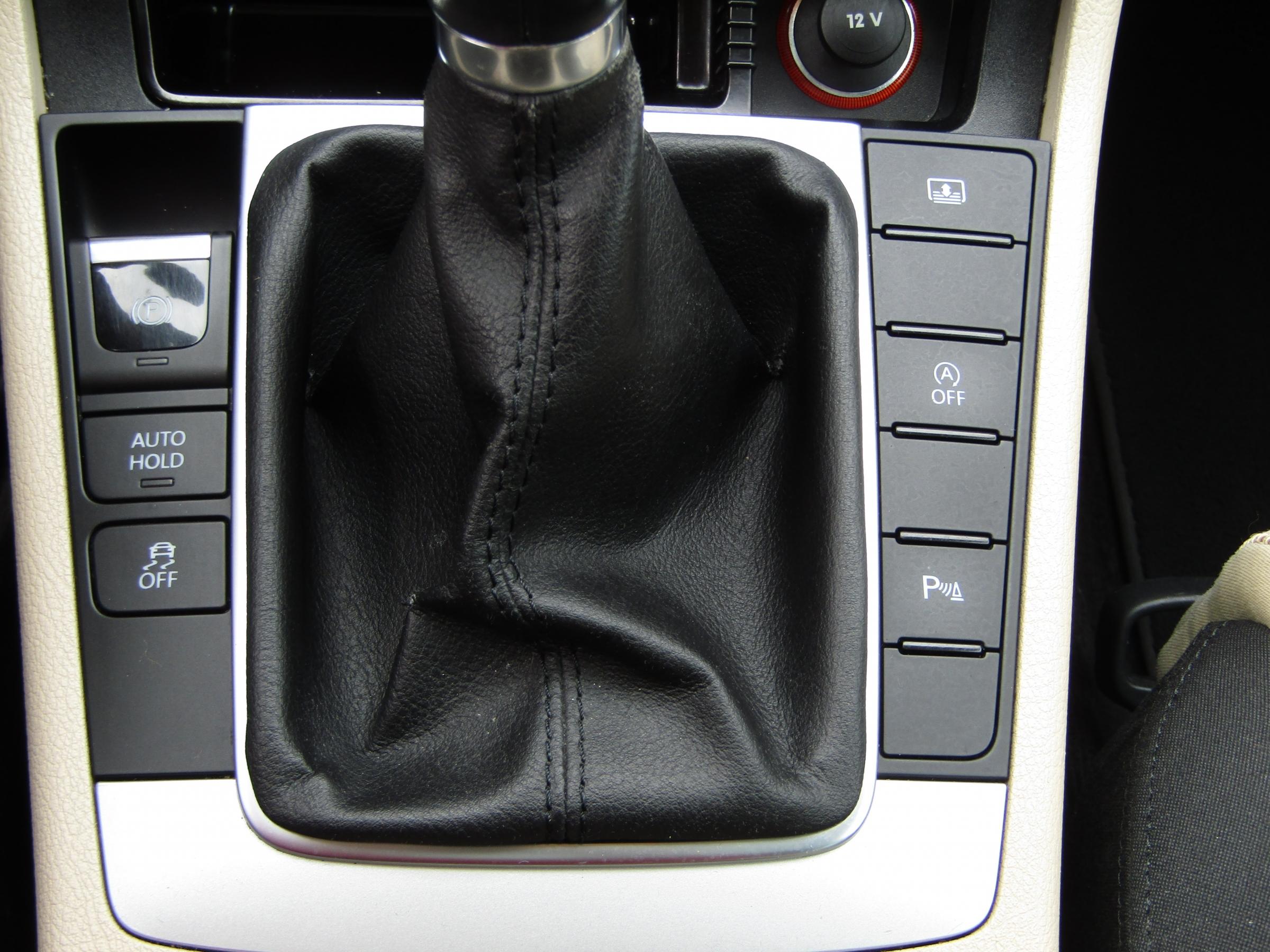 Volkswagen Passat CC, 2012 - pohled č. 15