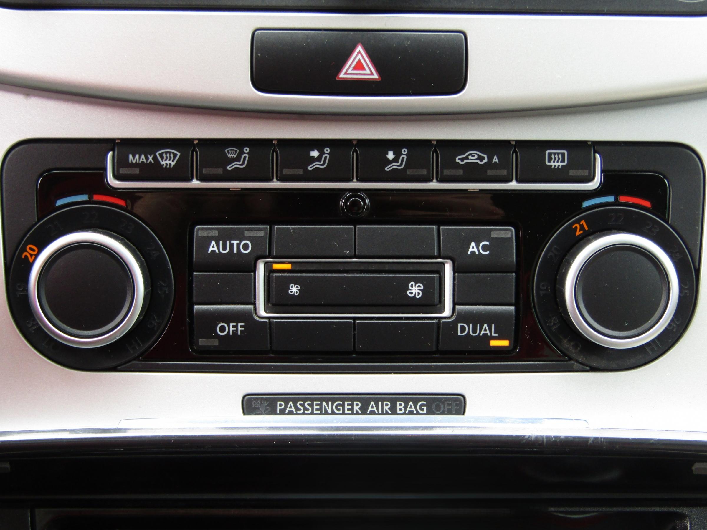 Volkswagen Passat CC, 2012 - pohled č. 16