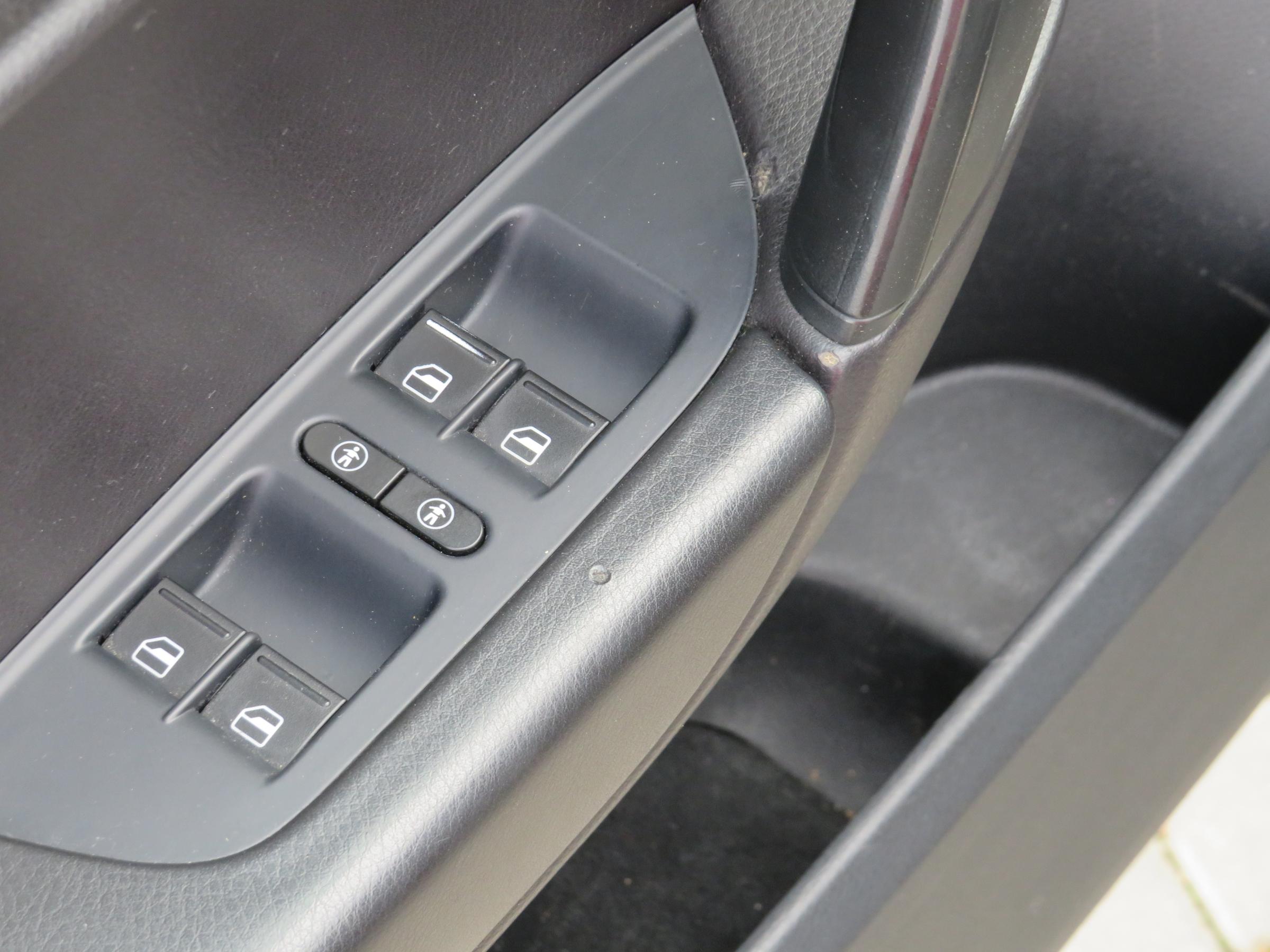 Volkswagen Touareg, 2012 - pohled č. 12