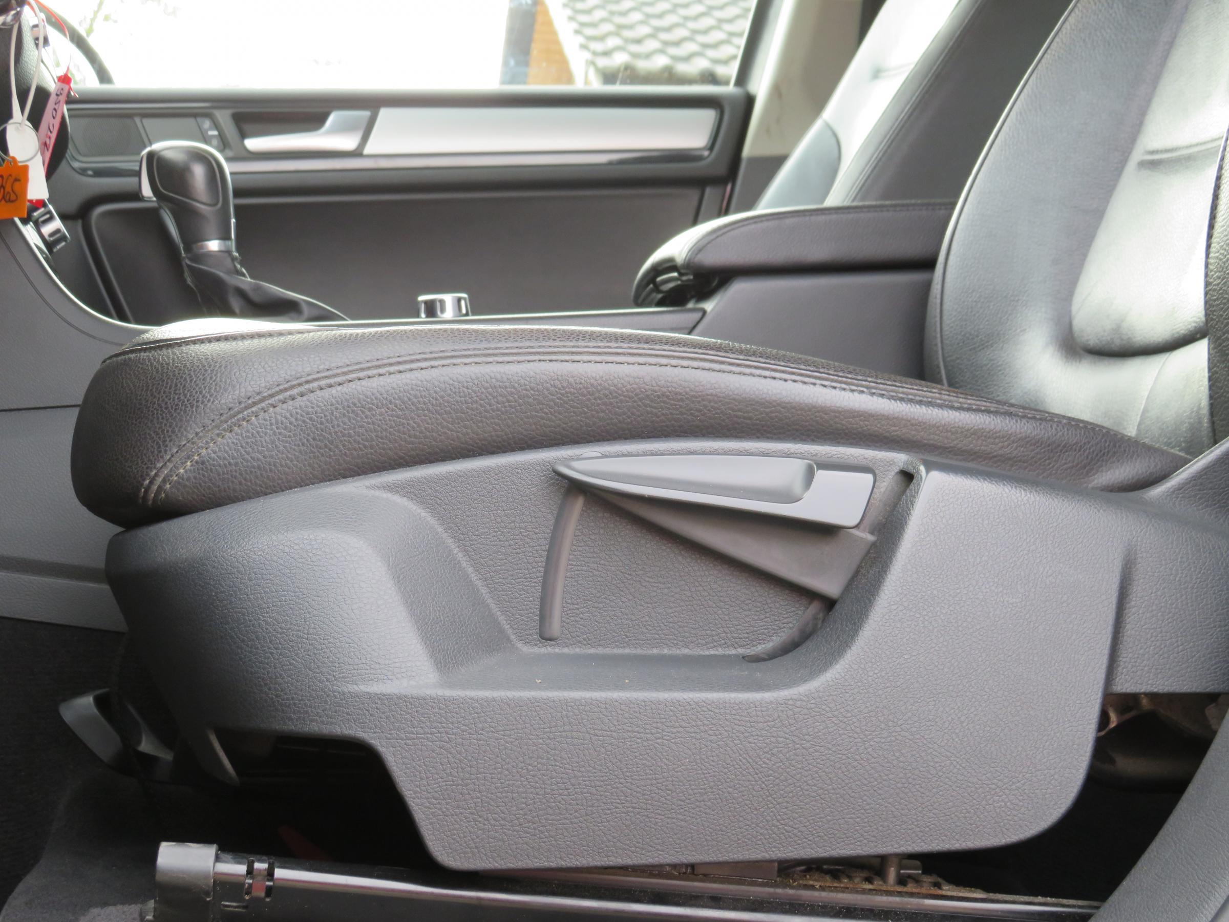 Volkswagen Touareg, 2012 - pohled č. 22