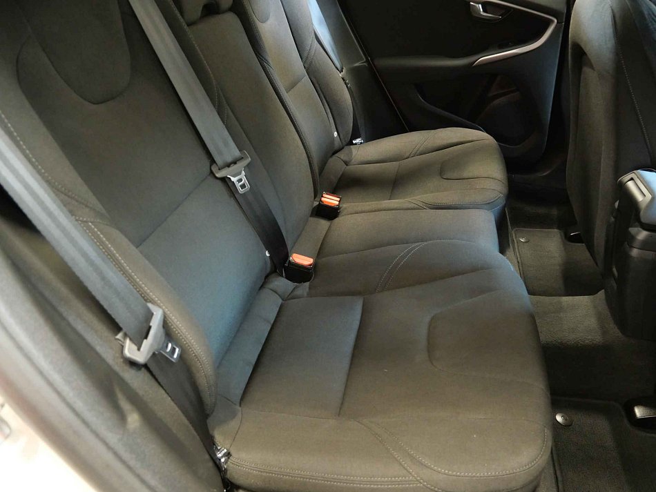 Volvo V40 1.6 D2 Cross Country