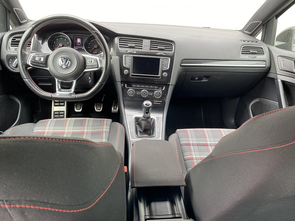 Volkswagen Golf 2.0 TSi GTi