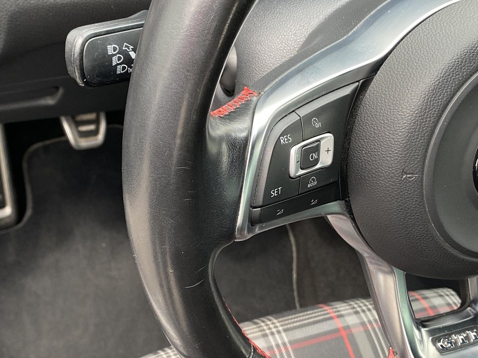 Volkswagen Golf 2.0 TSi GTi