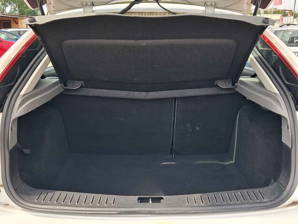 Ford Focus 1.6i 