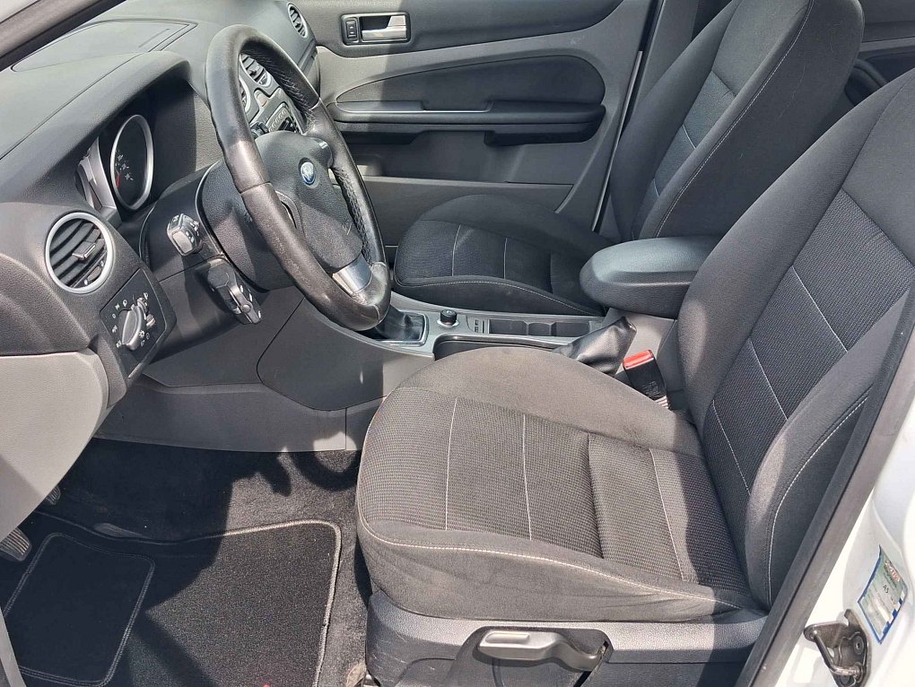 Ford Focus 1.6i 