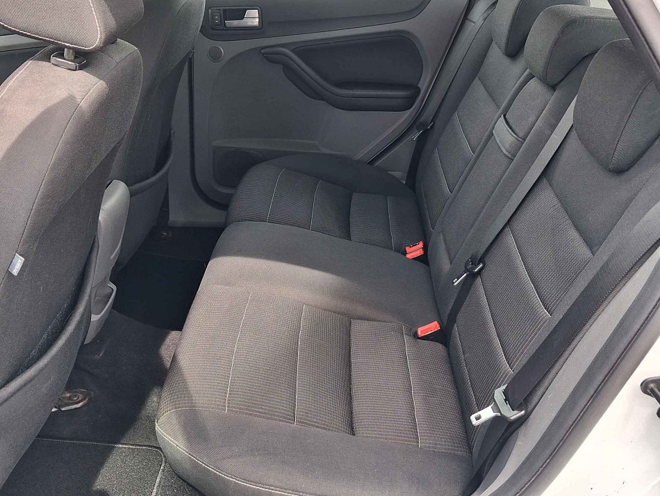 Ford Focus 1.6i 