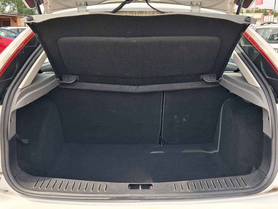 Ford Focus 1.6i 