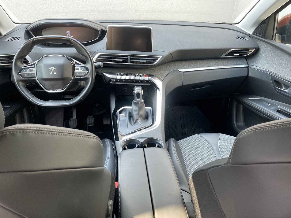 Peugeot 3008 1.2 PT Allure