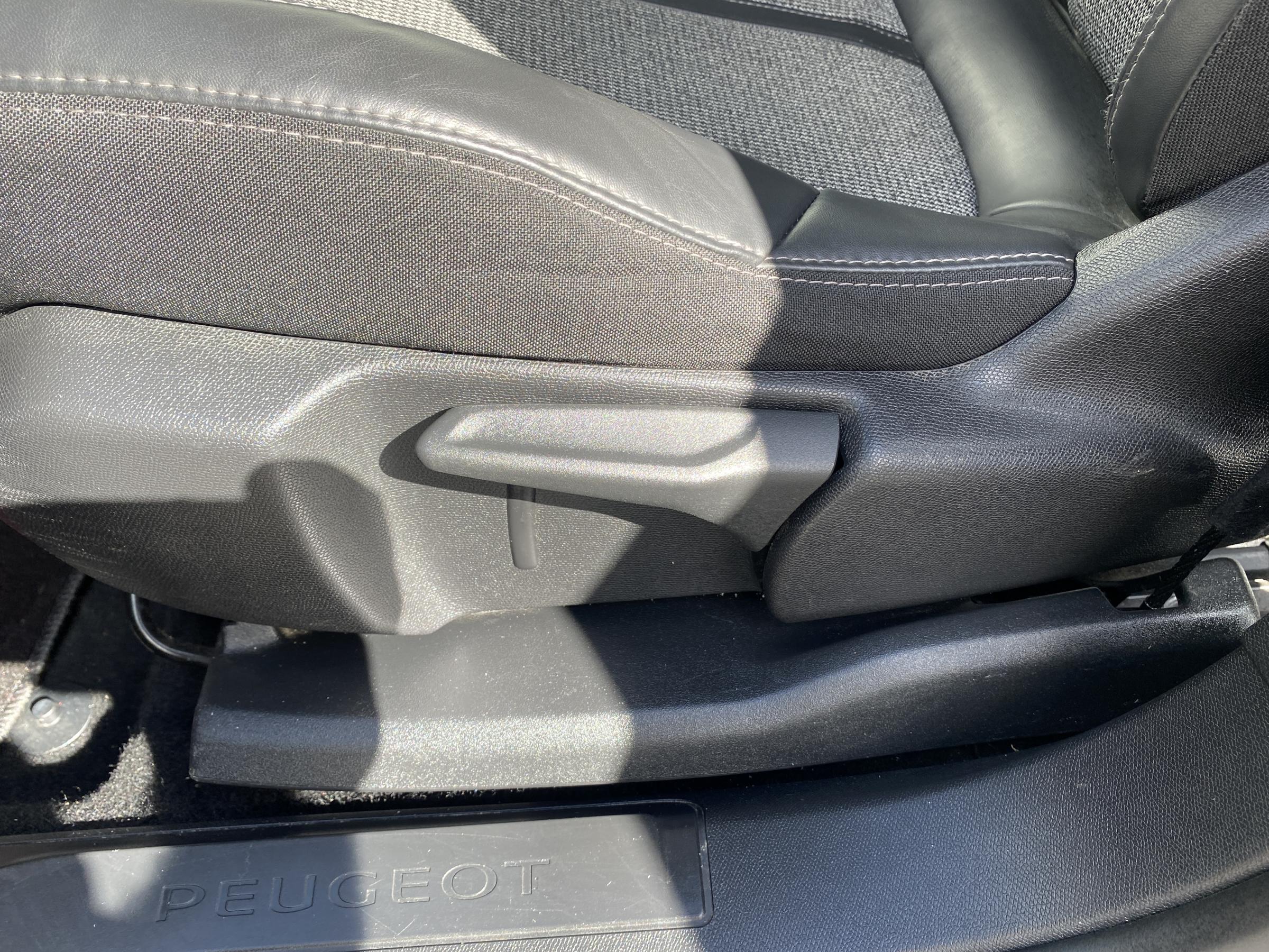 Peugeot 3008, 2016 - pohled č. 18