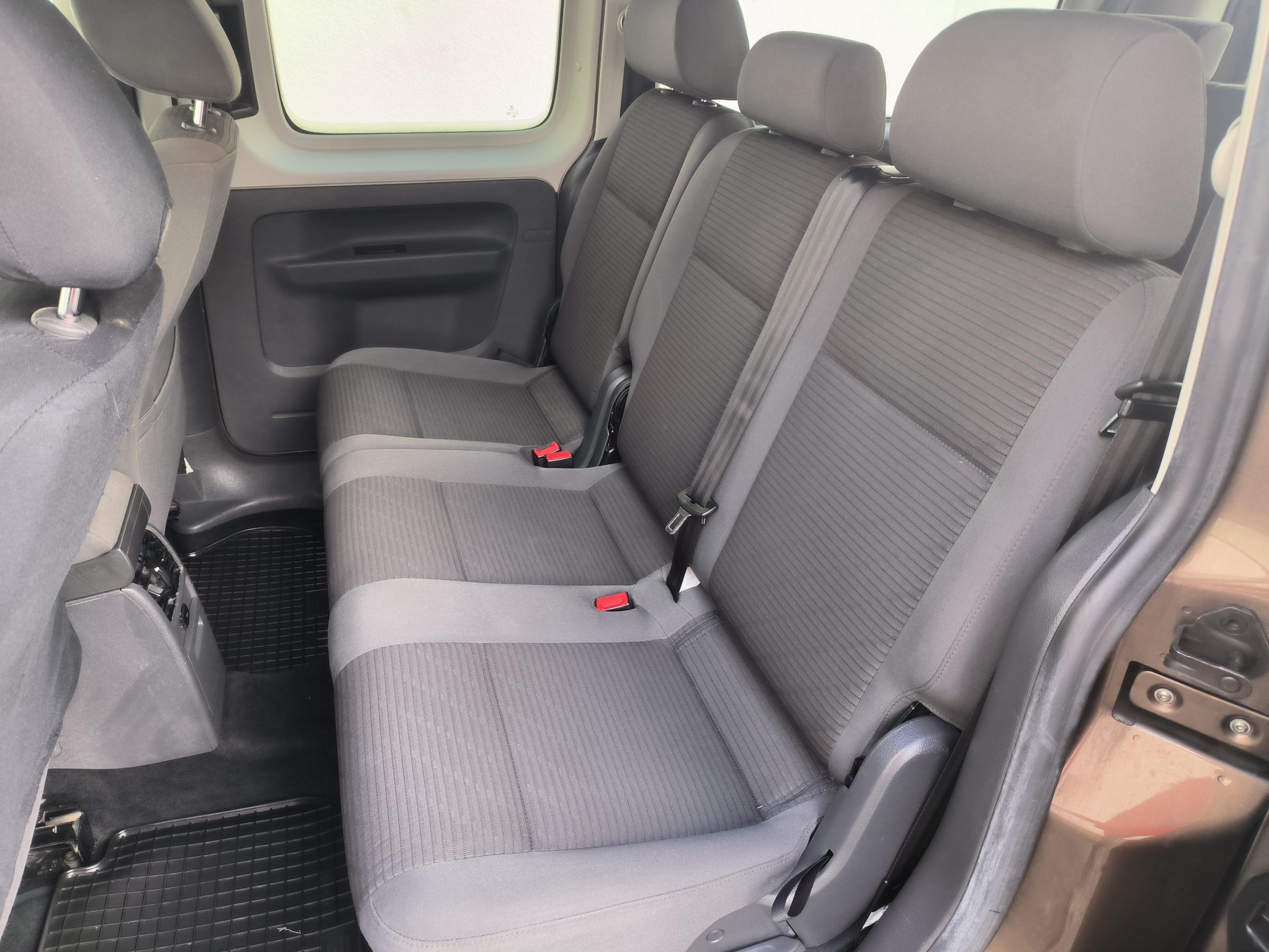 Volkswagen Caddy, 2011 - pohled č. 10