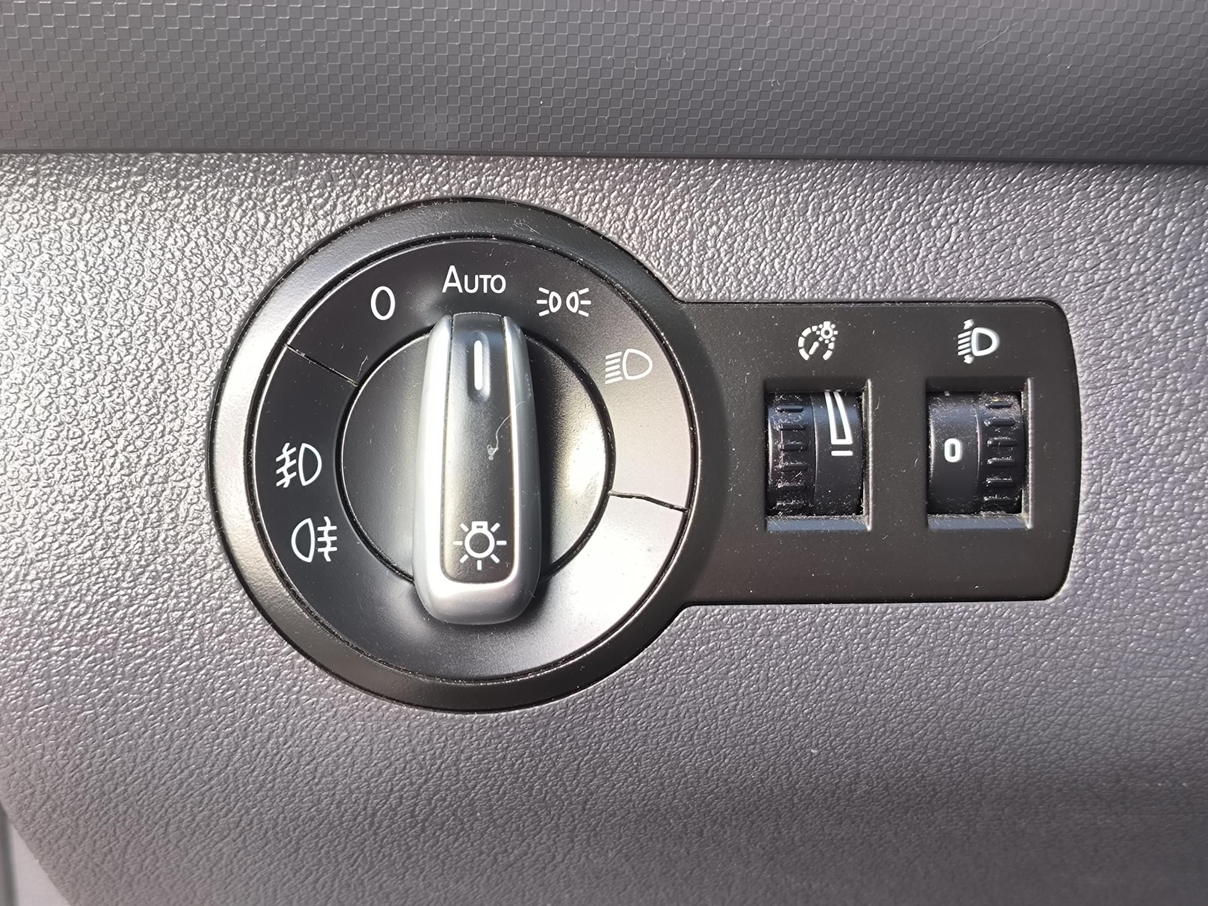 Volkswagen Caddy, 2011 - pohled č. 16