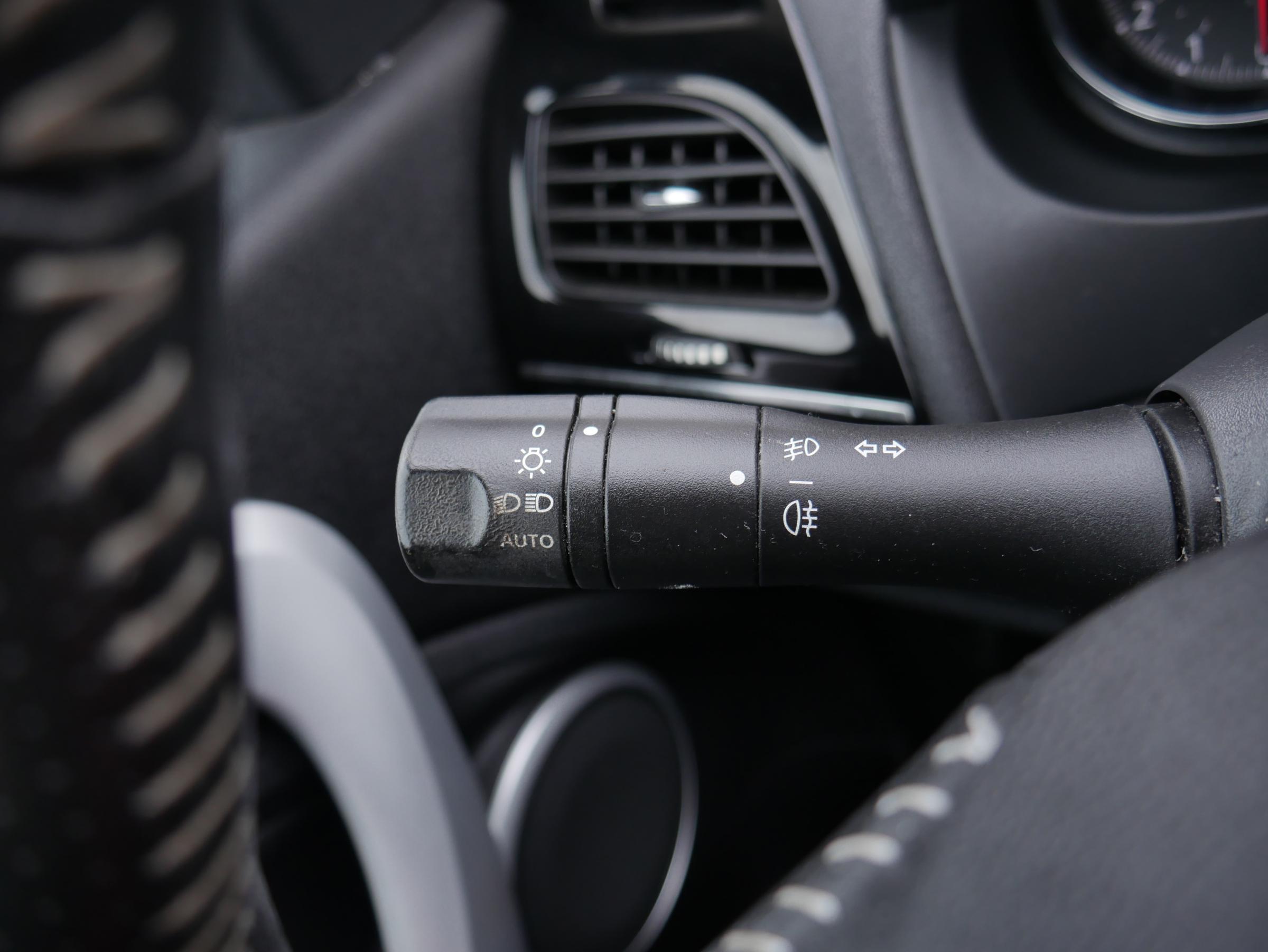 Renault Fluence, 2013 - pohled č. 14