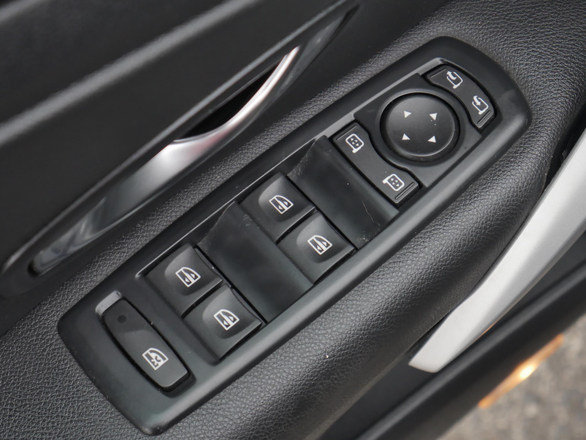 Renault Fluence, 2013 - pohled č. 19